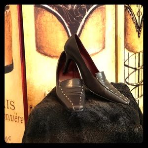 Maripe brown leather heels